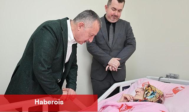 Büyükakın, Anneler Günü'nde şehit ailesi ve huzurevine gitti