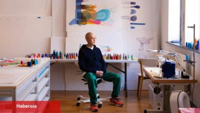 Çocukluğunu evinde yeniden başlatmaya devam eden sanatçı - Haberois Çocukluğunu evinde yeniden başlatmaya devam eden sanatçı