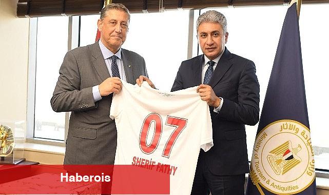 Corendon Airlines Yönetim Kurulu Lideri Yıldıray Karaer, Mısır'ın Turizm ve Sivil Havacılık Bakanları ile bir ortaya geldi - Haberois Corendon Airlines Yönetim Kurulu Lideri Yıldıray Karaer, Mısır'ın Turizm ve Sivil Havacılık Bakanları ile bir ortaya geldi