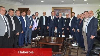 Deniz Yücel'e esnaftan sıcak karşılama - Haberois Deniz Yücel'e esnaftan sıcak karşılama