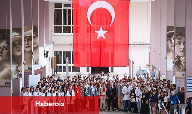 DEÜ'de Gençlik Sempozyumu ve Bilim Sanat Şenliği Coşkusu