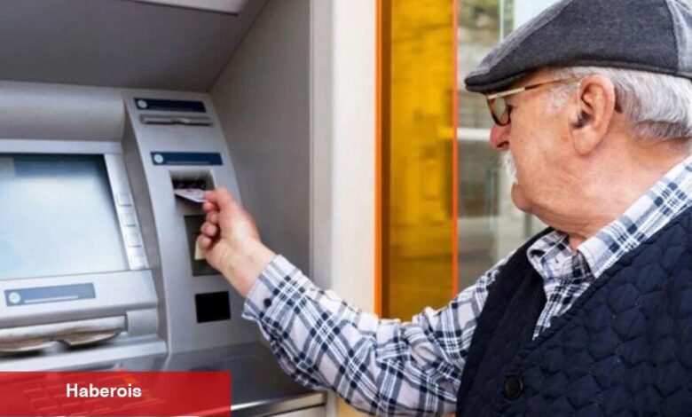 Emekli bayram ikramiyeleri hesaplara yatmaya başladı
