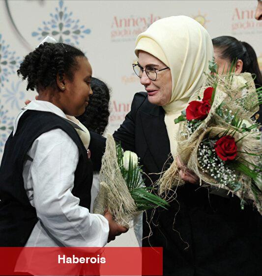 Emine Erdoğan Anneler Günü'nde Mattia Ahmet Minguzzi'nin annesiyle buluştu - Haberois Emine Erdoğan Anneler Günü'nde Mattia Ahmet Minguzzi'nin annesiyle buluştu