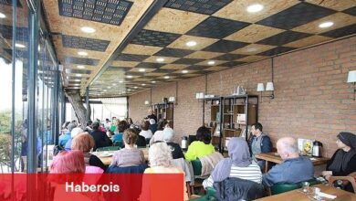 En hoş şiirler Saygınlar Kulübü'nde seslendirildi - Haberois En hoş şiirler Saygınlar Kulübü'nde seslendirildi