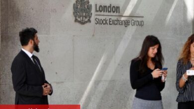 FTSE 100 bugün: Güçlü perakende satış dataları sonrası endeks yükseldi; AJ Bell rapor verdi