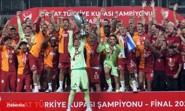 Galatasaray, kupayı coşkuyla kaldırdı!