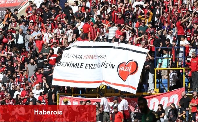 Gençlerbirliği tribününde sürpriz evlilik teklifi - Haberois Gençlerbirliği tribününde sürpriz evlilik teklifi