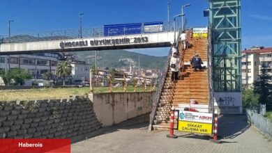 Gölcük’teki üst geçitlerde bakım ve tamir çalışması