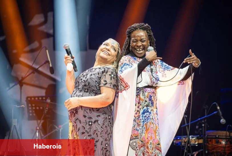 Harbiye’de gönülleri fetheden ikili: Buika ve Kibariye tıpkı sahnede - Haberois Harbiye’de gönülleri fetheden ikili: Buika ve Kibariye tıpkı sahnede