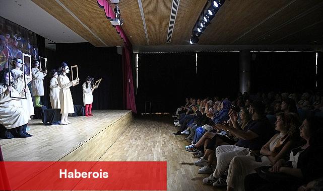 'Hiç Kimsenin Hikayesi' oyunu Osmangazi'de sahnelendi - Haberois 'Hiç Kimsenin Hikayesi' oyunu Osmangazi'de sahnelendi