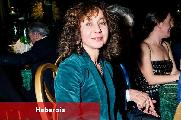 Hoşçakal, Belediye Binası. Merhaba, yeşil ahşap mezarlık. - Haberois Hoşçakal, Belediye Binası. Merhaba, yeşil ahşap mezarlık.