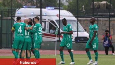 Iğdır FK, şampiyon Kocaelispor'a karşı birinci yarıda fişi çekti! - Haberois Iğdır FK, şampiyon Kocaelispor'a karşı birinci yarıda fişi çekti!