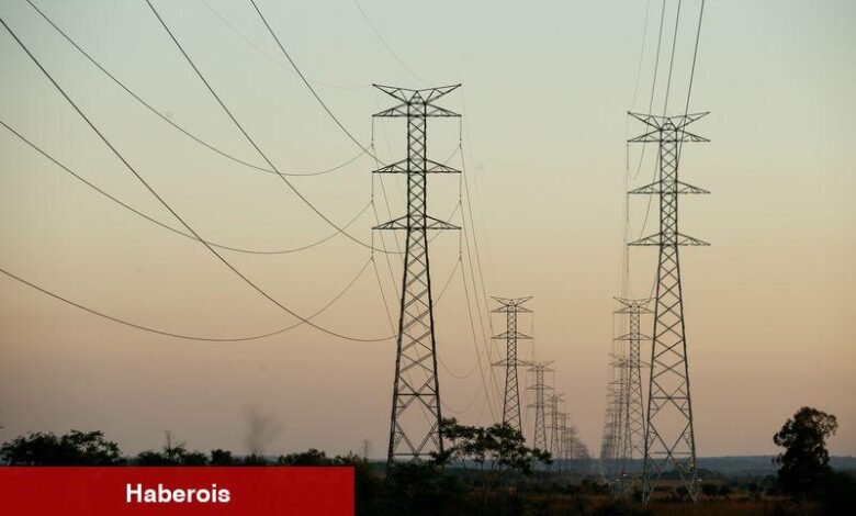 İngiltere güç düzenleyicisi Ofgem, toptan fiyatlardaki düşüşü yansıtmak için tavan fiyatı yüzde 7 düşürdü - Haberois İngiltere güç düzenleyicisi Ofgem, toptan fiyatlardaki düşüşü yansıtmak için tavan fiyatı yüzde 7 düşürdü
