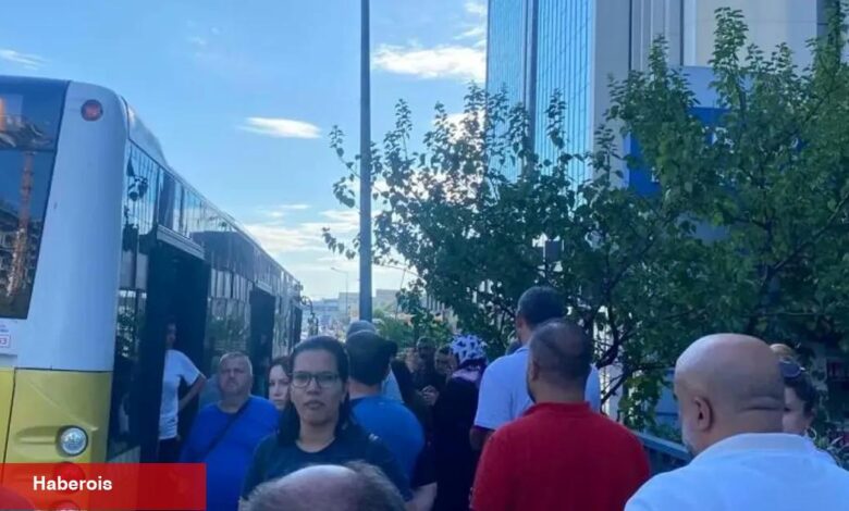 İstanbul'da özel halk otobüsleri kontak kapattı! Toplu ulaşım aksıyor! - Haberois İstanbul'da özel halk otobüsleri kontak kapattı! Toplu ulaşım aksıyor!