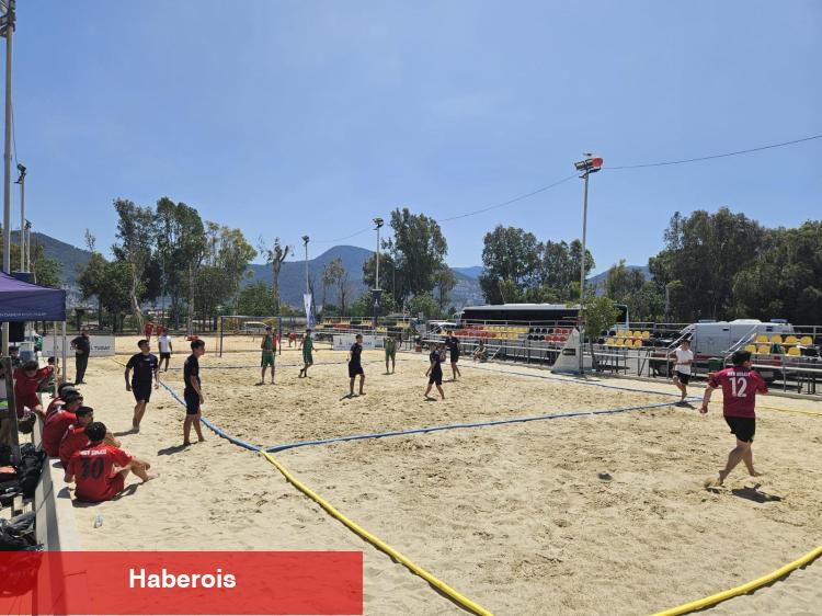 İzmir'de Atatürk’ün gençleri Büyükşehir'in şenliğinde buluştu