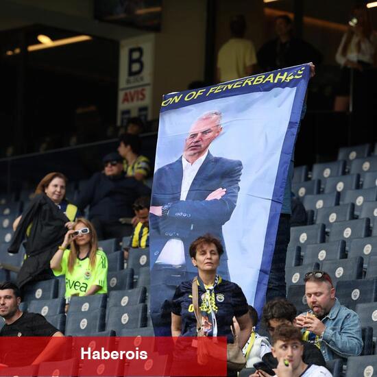 Kadıköy'de istifa tezahüratları ve İsmail Kartal pankartı