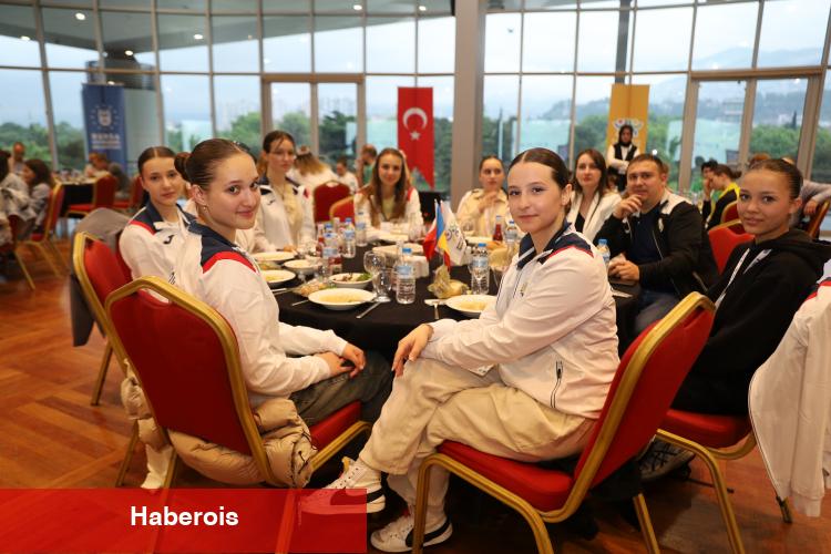 Kardeş kentlerin atletleri Bursa'da - Haberois Kardeş kentlerin atletleri Bursa'da