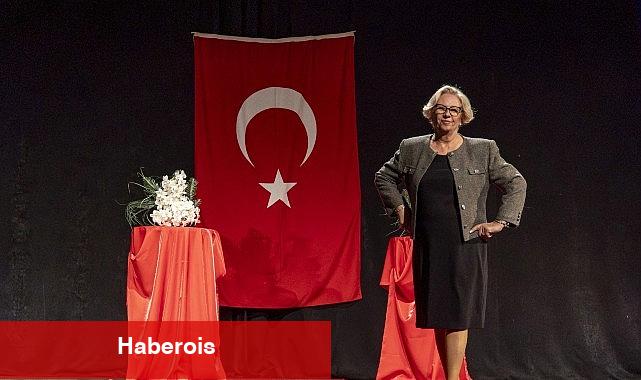 Karşıyaka'nın çınarlarından renkli defile - Haberois Karşıyaka'nın çınarlarından renkli defile