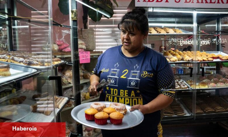 'Kimden korkacağım?' Güney Teksas'ta, iki fırıncı Trump'ın göçmen gazabıyla karşı karşıya. - Haberois 'Kimden korkacağım?' Güney Teksas'ta, iki fırıncı Trump'ın göçmen gazabıyla karşı karşıya.