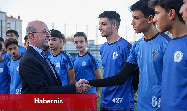 Konyasporlu Futbolculardan Selçuklu Belediyespor Kulübü U15 ve U17 Futbol Kadrolarına Moral Ziyareti - Haberois Konyasporlu Futbolculardan Selçuklu Belediyespor Kulübü U15 ve U17 Futbol Kadrolarına Moral Ziyareti