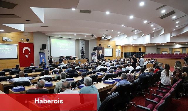 Lider Muhittin Böcek çiftçilerle bir ortaya geldi - Haberois Lider Muhittin Böcek çiftçilerle bir ortaya geldi