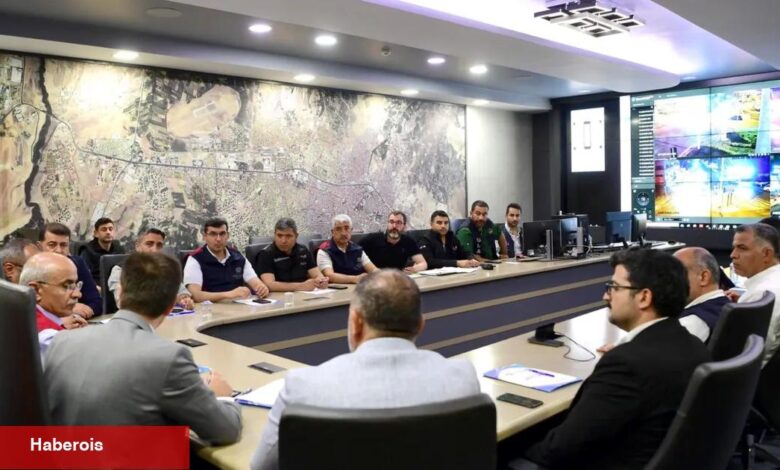 Malatya sağanak yağış sonrası tüm gruplarıyla alandaydı - Haberois Malatya sağanak yağış sonrası tüm gruplarıyla alandaydı
