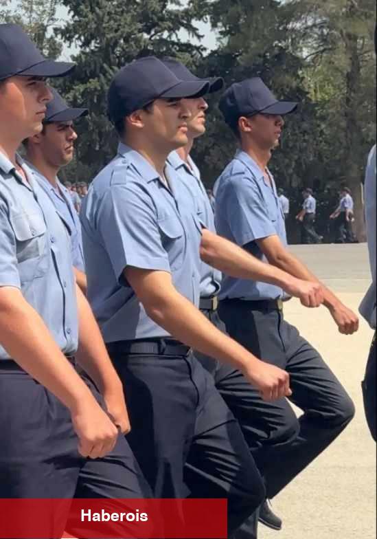 Mert Ramazan Demir'in yemin törenindeki kareleri gündem oldu