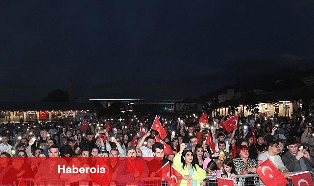 Osmangazi'de 19 Mayıs coşkusu konserlerle doruğa çıktı - Haberois Osmangazi'de 19 Mayıs coşkusu konserlerle doruğa çıktı