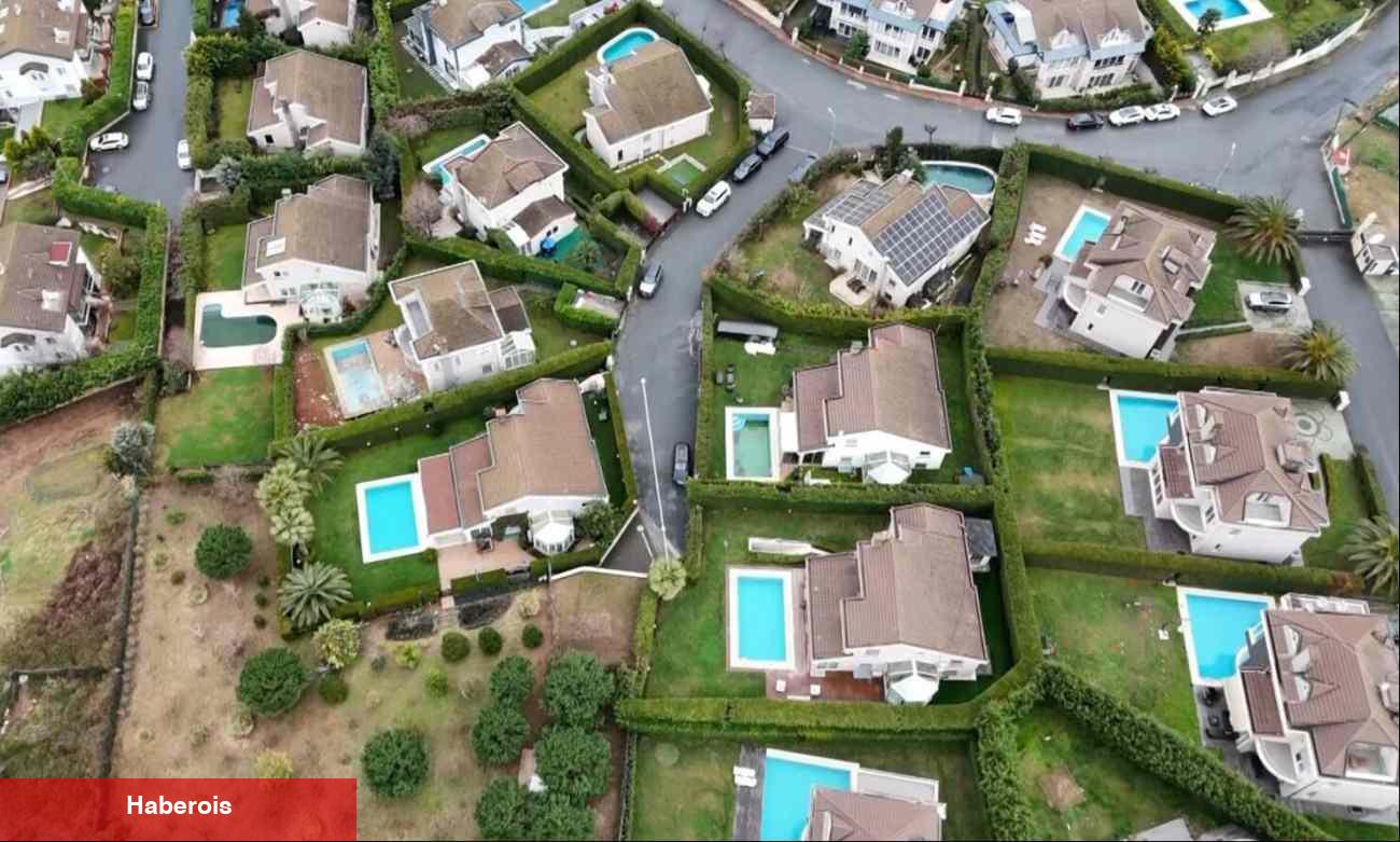 Özcan Deniz'den zehir zemberek sözler! "35 yıl beni sömürdün" - Haberois Özcan Deniz'den zehir zemberek sözler! "35 yıl beni sömürdün"