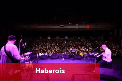 Sanatseverlerden caz konserine tam not