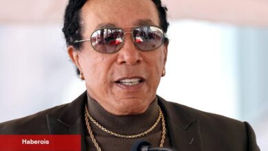 Smokey Robinson, hizmetçileri karşı davada hakaretle suçluyor - Haberois Smokey Robinson, hizmetçileri karşı davada hakaretle suçluyor