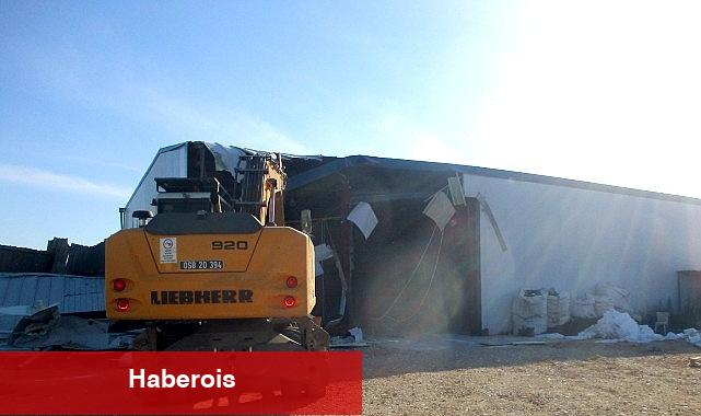Tarım toprağına inşa edilen kaçak depo yıkıldı