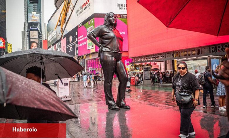 Times Sq. Heykel ırkçı tepkiyi ister. Bazıları için mesele bu. - Haberois Times Sq. Heykel ırkçı tepkiyi ister. Bazıları için mesele bu.