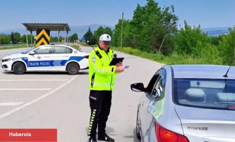 Trafik kontrollerinde rekor! 496 bin araca ceza kesildi!