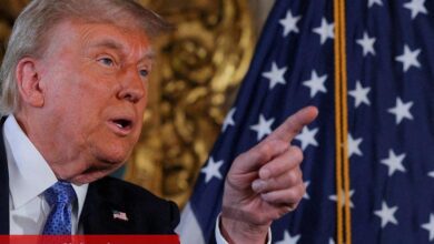 Trump Walmart’a "tarifeleri sineye çekin" diyor