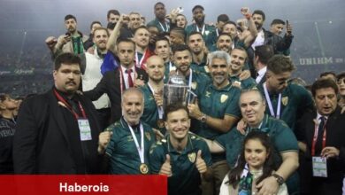 Üstün Lig'e yükselen Kocaelispor, şampiyonluk kupasını aldı