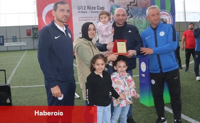 12 Yaş Altı Rize Cup 2025 Yiğit Demirel Memleketler arası Futbol Turnuvası sona erdi - Haberois 12 Yaş Altı Rize Cup 2025 Yiğit Demirel Memleketler arası Futbol Turnuvası sona erdi