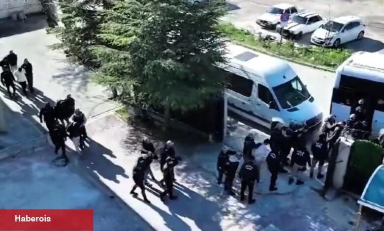 46 vilayette FETÖ'ye büyük darbe! 361 kuşkulu yakalandı - Haberois 46 vilayette FETÖ'ye büyük darbe! 361 kuşkulu yakalandı