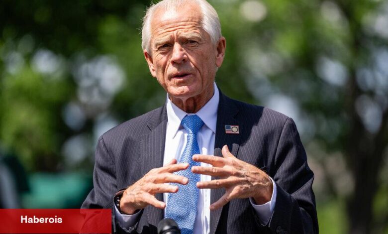 Adalet Bölümü Biden dönemi Peter Navarro'nun e-postalarını almaya itti