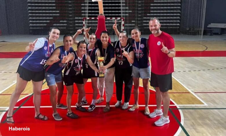 Antalya Büyükşehir Basketbol Yerel Lig'de şampiyon oldu
