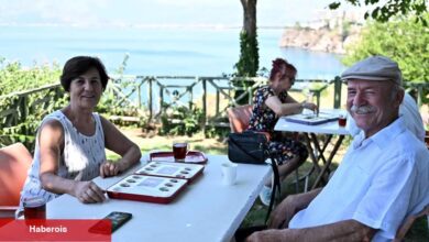 Antalya'da kıdemli kent sakinlerinden mangala keyfi - Haberois Antalya'da kıdemli kent sakinlerinden mangala keyfi