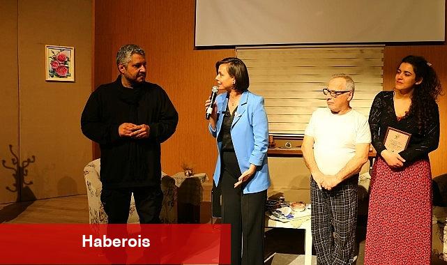Ayvalık Belediye Tiyatrosu'na ödül yağdı… - Haberois Ayvalık Belediye Tiyatrosu'na ödül yağdı…