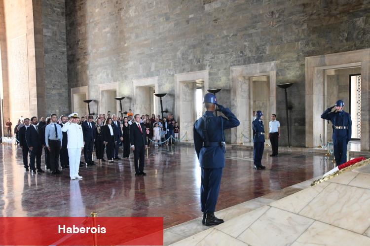 BALKANTÜRKSİAD idaresinden Anıtkabir ziyareti - Haberois BALKANTÜRKSİAD idaresinden Anıtkabir ziyareti