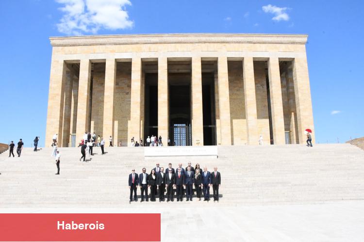BALKANTÜRKSİAD idaresinden Anıtkabir ziyareti - Haberois BALKANTÜRKSİAD idaresinden Anıtkabir ziyareti