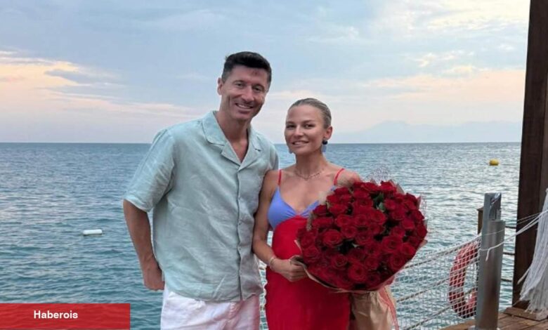 Barcelona forveti Robert Lewandowski ailesiyle Antalya'da!