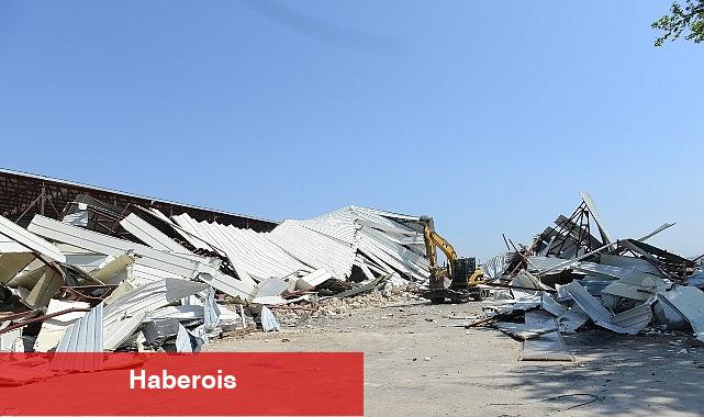 Çalı'da 2 bin 300 metrekarelik kaçak depo yıkıldı - Haberois Çalı'da 2 bin 300 metrekarelik kaçak depo yıkıldı