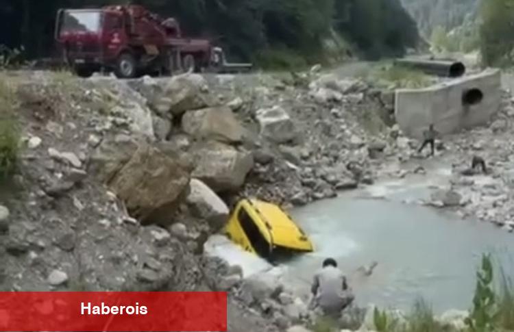 Düzce'de ticari araç şarampole yuvarlandı - Haberois Düzce'de ticari araç şarampole yuvarlandı