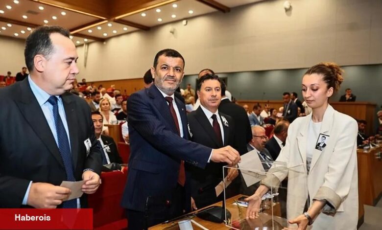 Ege Belediyeler Birliği'nin yeni Başkanı Bülent Nuri Çavuşoğlu - Haberois Ege Belediyeler Birliği'nin yeni Başkanı Bülent Nuri Çavuşoğlu