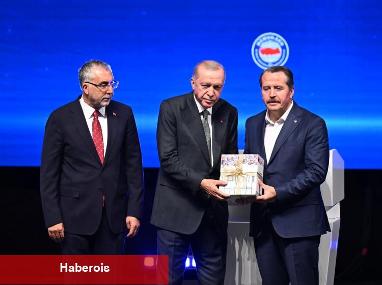 Erdoğan’dan Memur-Sen'e övgü: Milletin ve demokrasinin yanında saf tuttunuz - Haberois Erdoğan’dan Memur-Sen'e övgü: Milletin ve demokrasinin yanında saf tuttunuz