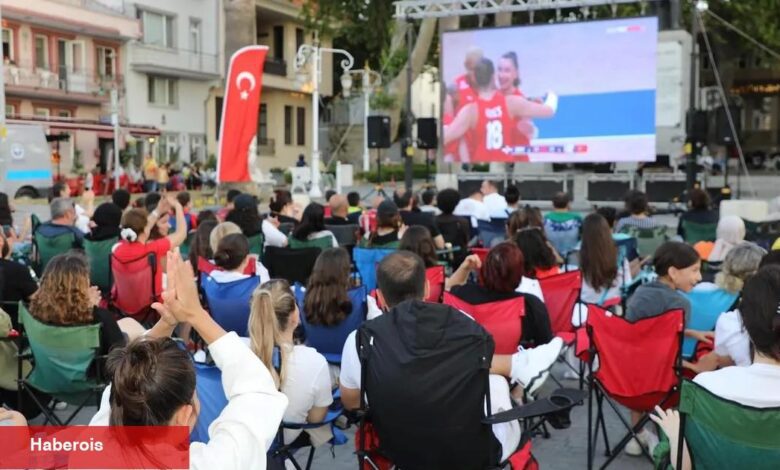 Filenin Sultanları coşkusu Mudanya Mütareke Meydanı’nda yaşandı - Haberois Filenin Sultanları coşkusu Mudanya Mütareke Meydanı’nda yaşandı